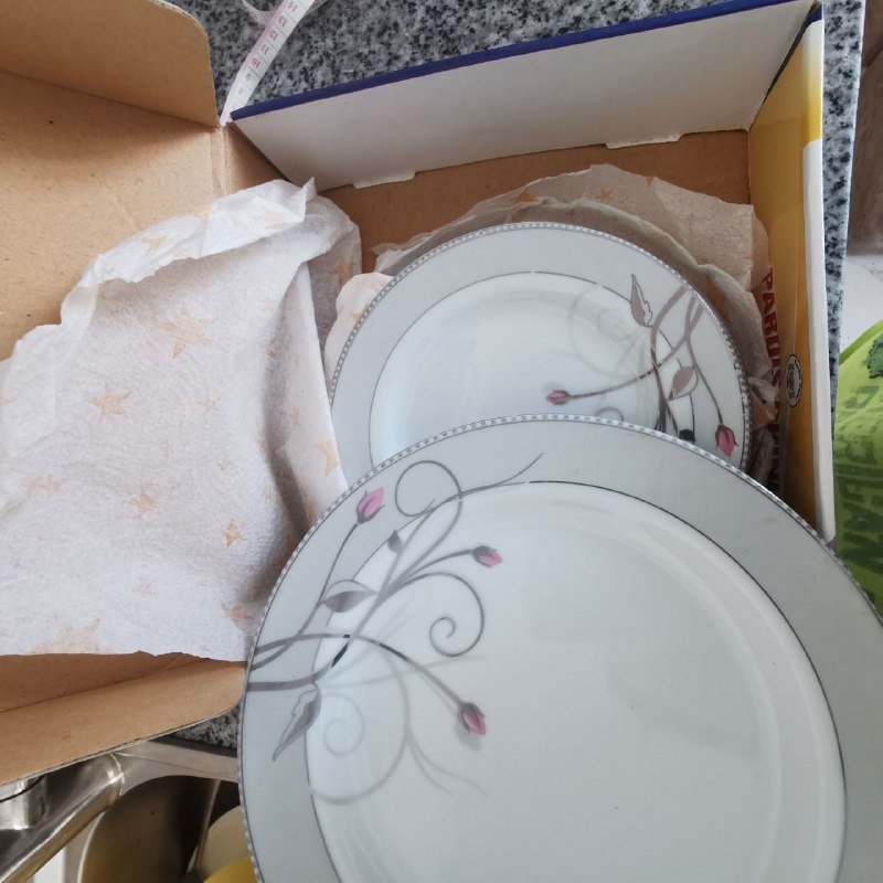 Набор керамической посуды тарелки и блюдо 2