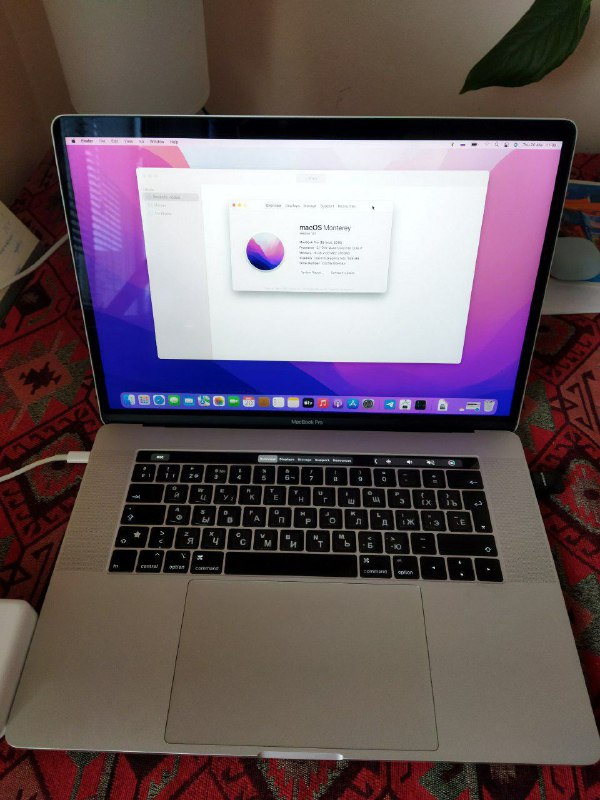 MacBook Pro Touch Bar 15 inch 2016