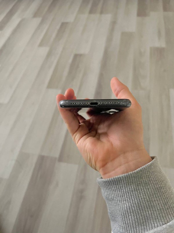 IPhone 11, IPhone XR 4