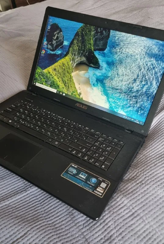 Ноутбук Asus 1