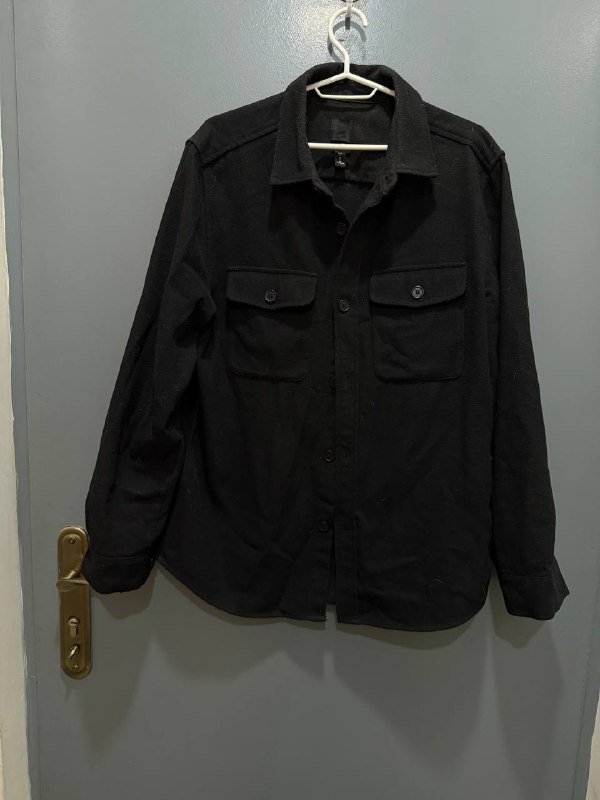 Черные и синие джинсы Bershka Mom, пиджак Monki, рубашки, платья 9