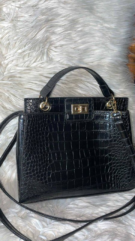 Коричневая и черная сумки 2