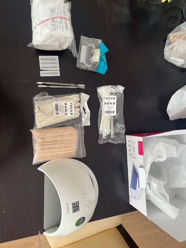 Гигабитный роутер, лампа для гель-лака, инструменты для маникюра, штатив 5