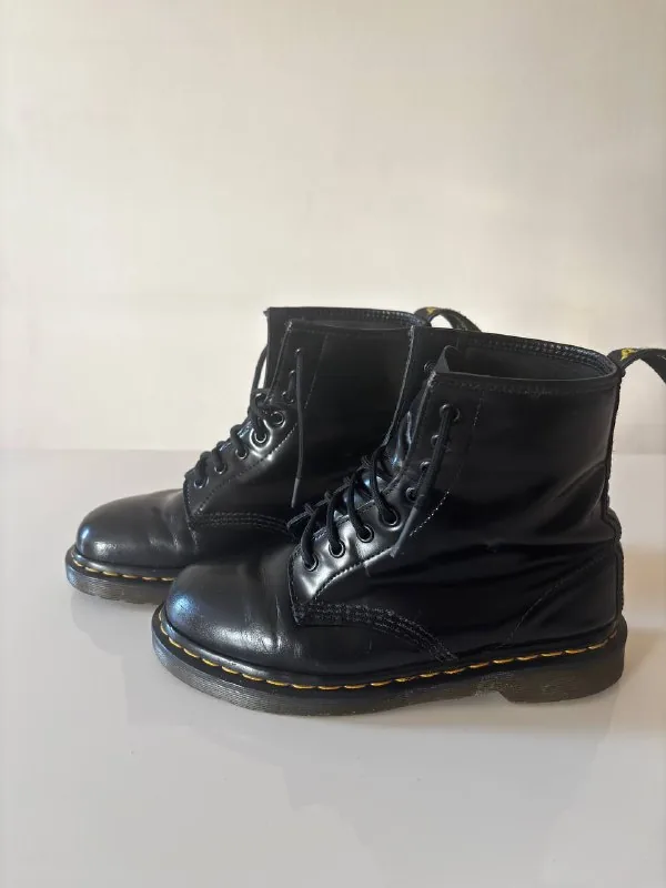 Dr. Martens 1460 leather shoes 1