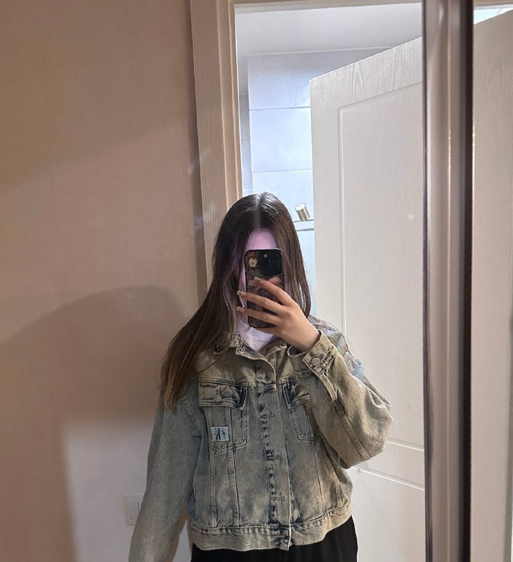 футболка Vivienne westwood, бомбер Levis, джинсовка Calvin Klein, футболка Hard rock cafe, туфли Зара, пуховик Levis 4