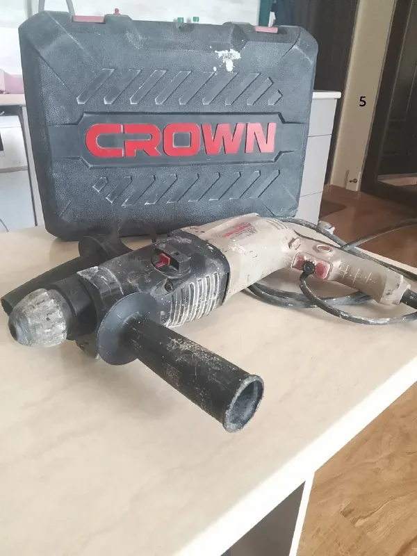 Перфоратор CROWN CT180-32