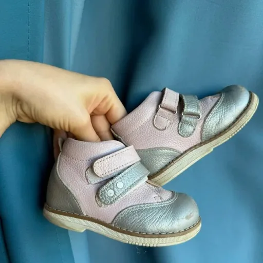 Tapiboo children's boots, size 22