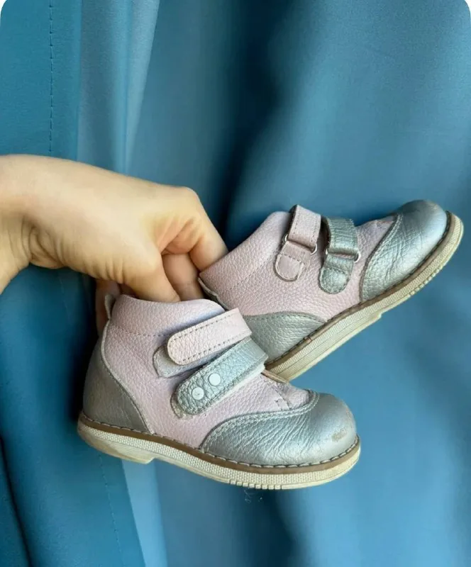 Tapiboo children's boots, size 22 1