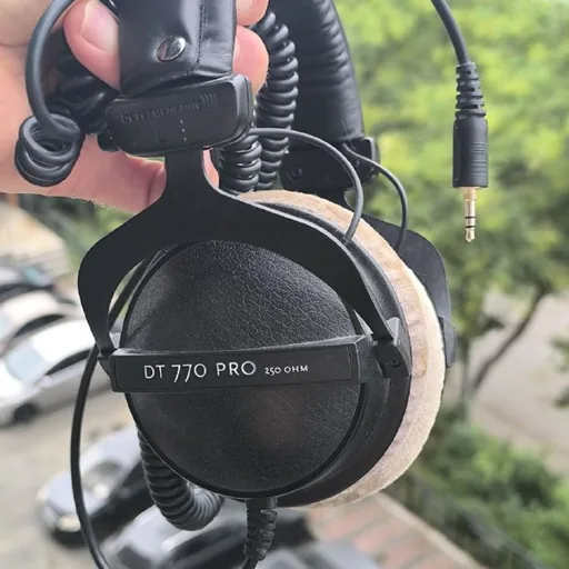 Студийные наушники beyerdynamic DT-770 Pro