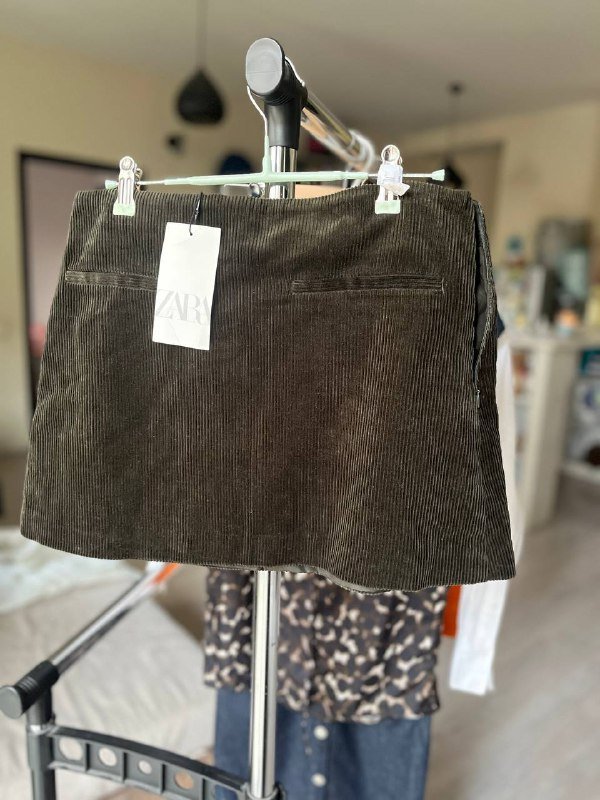 Шерстяная юбка миди, вельветовая мини-юбка, юбка из искусственной кожи, рубашка Calvin Klein, летнее платье, свитер Zara 9