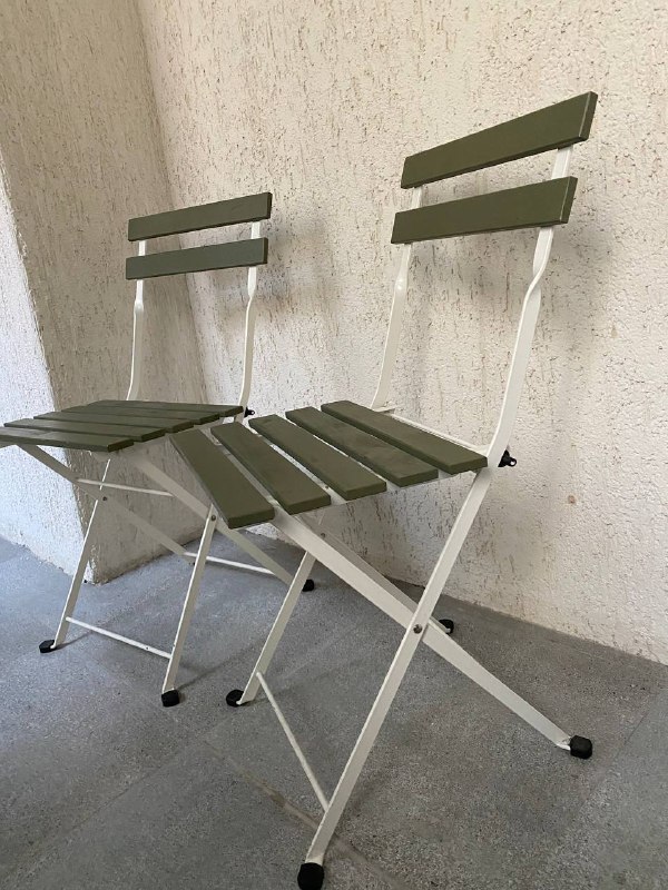 Грузинская ваза, винтажный постер, корзинки, стулья 8