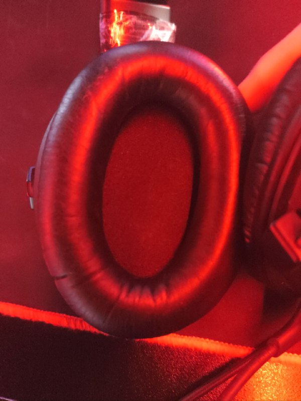 Игровые наушники HyperX Cloud 2 3