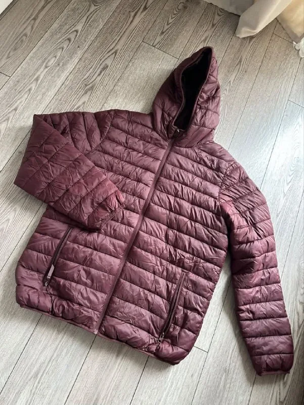 Calvin Klein, Guess, бордовая куртка Waikiki, зелёная Jack & Jones 1