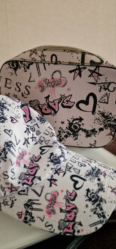 Сумка Guess, бейсболка Guess 3
