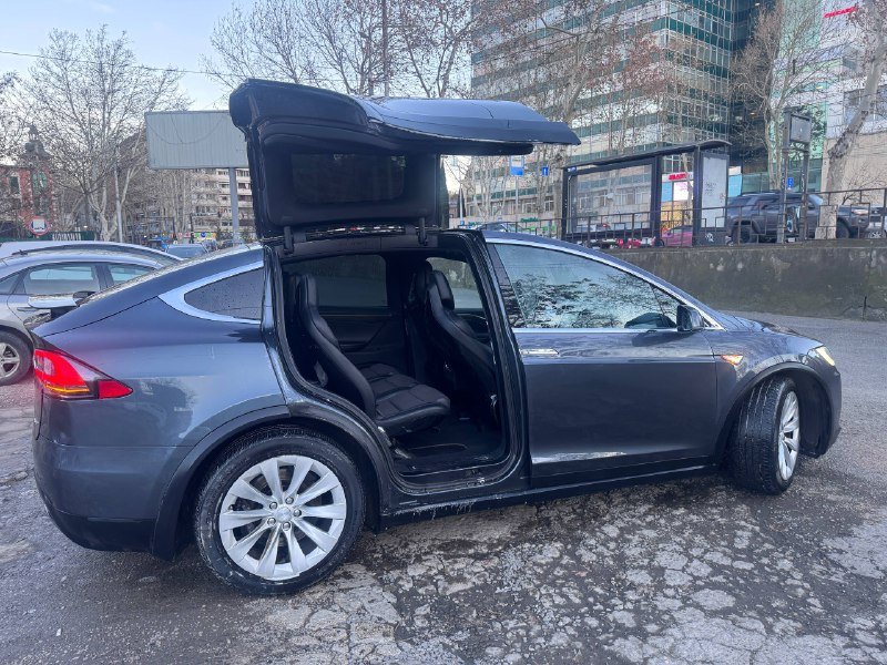 Tesla Model X 2016, 75 кВт, серый цвет 5