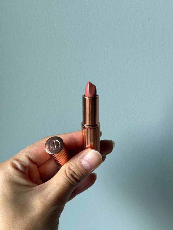 Крем для тела, Спрей для волос, Крем для рук, Крем для лица, Спрей для тела, Увлажняющая сыворотка, Тоник для лица, Помада 8