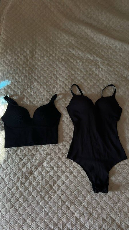 Черные джинсы Zara, Джинсы Zara, Голубые джинсы Stradivarius, Кожаная юбка, Джинсовая куртка Zara, Топ, Боди 6