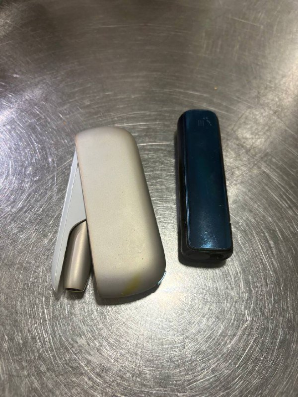 две электронные сигареты