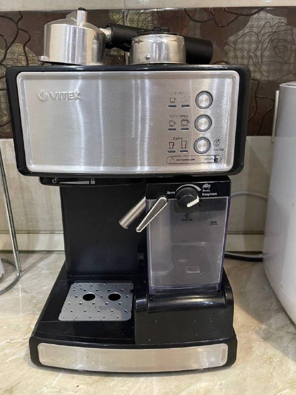 микроволновка Toshiba, духовка Luxell, робот-пылесос Xiaomi Vacuum E10, кофемашина Vitek 4