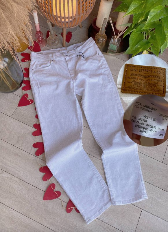 Новые джинсы Levi’s белые