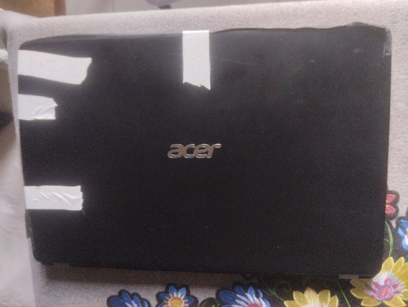 Ноутбук Acer i3 4GB RAM M2 SSD с разбитым экраном