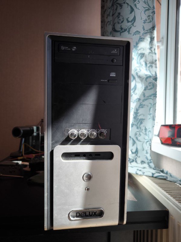 Кейс с регулировкой скорости вентиляторов CD ROM USB AUX MIC 2