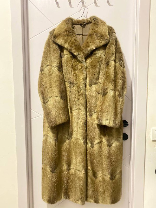 Кофточка Massimo dutty, Джинсы Zara, Батальоны Эконика, Джинсы Levis, Шуба натуральный мех 10