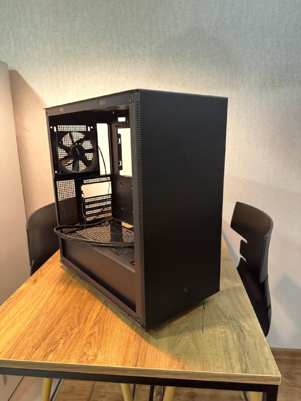 Кейс от DeepCool для компьютера