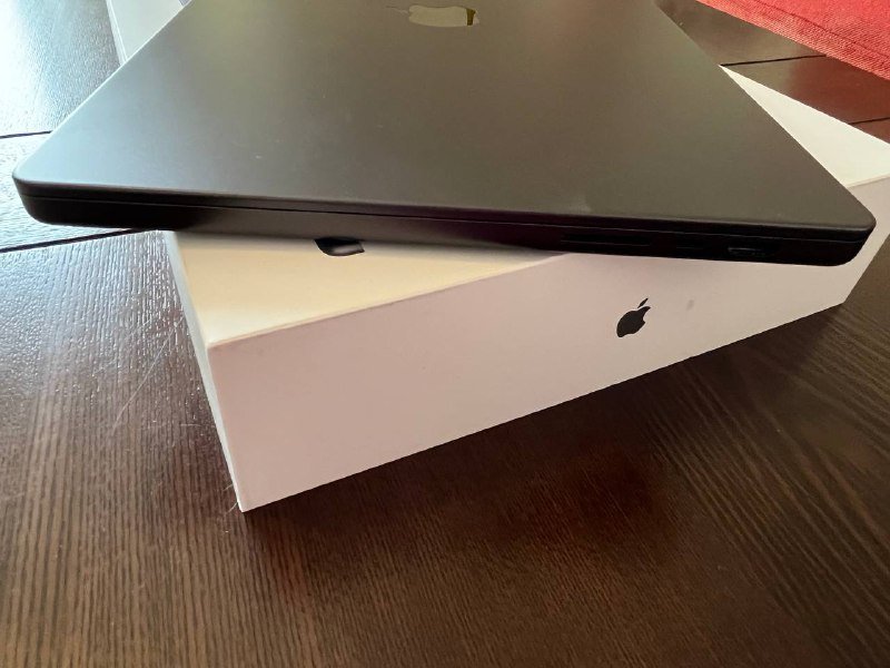 MacBook Pro 16” M3 Pro 18 GB 1 TB SSD 4