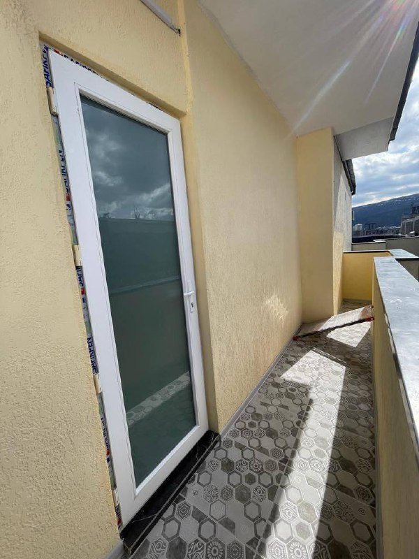 Квартира студия с балконом, мебелью, техникой 2