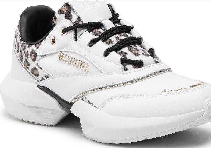 Новые женские кроссовки