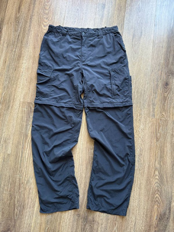 Шорты Oakley, Endura, Carhartt, Майка Alpha Industries, Штаны The North Face, Футболка Napapijri, Кепки Ferrari, Nike, Мессенджер Dickies 5