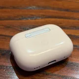 Apple AirPods Pro 2 Lightning кейс и неисправные наушники 3