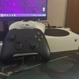 Xbox Series S, два контроллера 2
