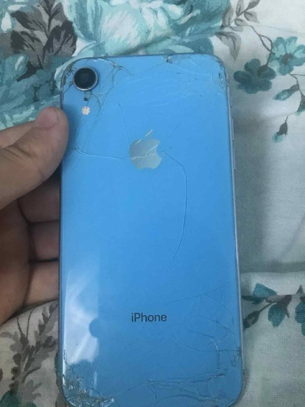 iPhone со сломанной задней камерой и батареей 75% экран оригинал 3