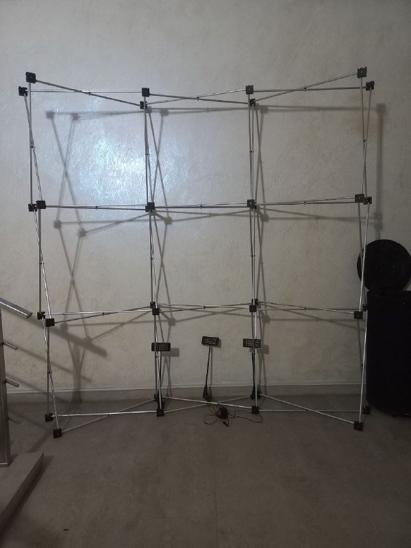 Металлическая складная конструкция для рекламы с футляром на колёсиках 2