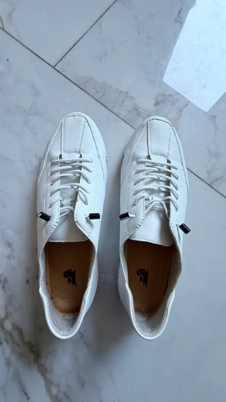 New leather men’s sneakers, size 47 1