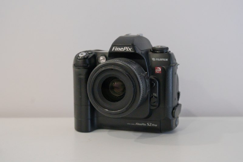 Фотоаппараты Sony A200, Fujifilm FinePix S2 Pro, Sony Mavica с объективами 2