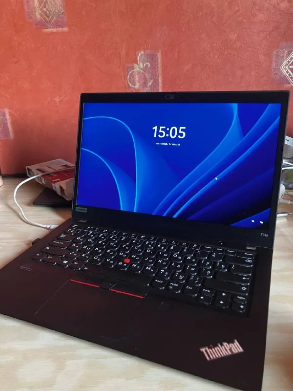 ThinkPad Carbon X1 Gen 5, ThinkPad T14s Gen 6