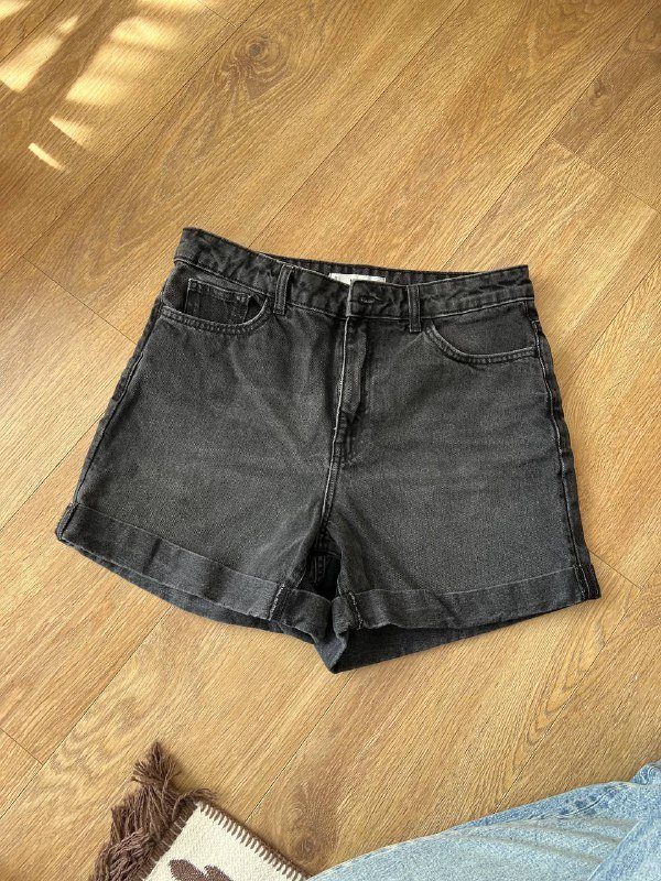 Жилет Sela, джинсовые шорты Mango, трикотажная водолазка, свитер, кардиган H&M, ветровка анорак, спортивные штаны, летние штаны Reserved, боди, джинсы Gloria Jeans 2