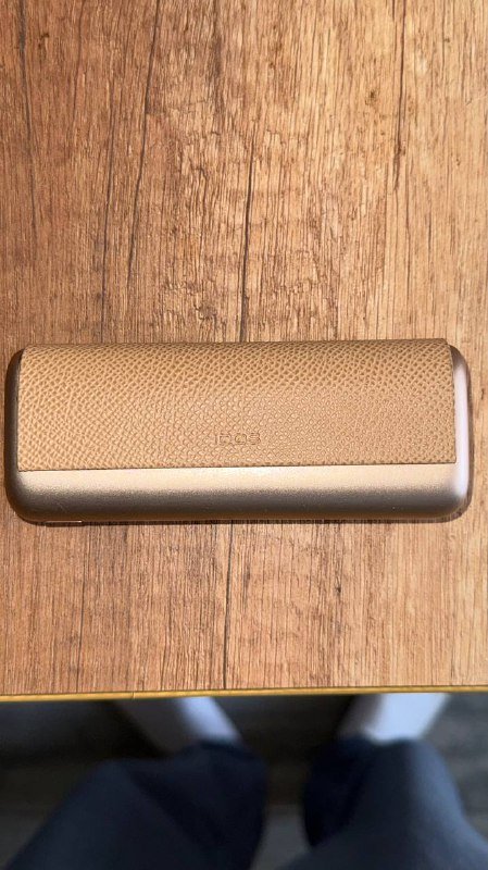 IQOS Iluma Prime Gold Khaki 2