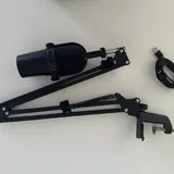 Микрофон Shure MV7-K, лампы Aputure MC, AL-M9, MT Pro 1