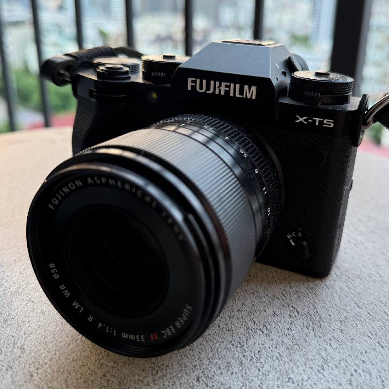 Fujifilm XT-5 с объективом Fujinon 33mm F1.4
