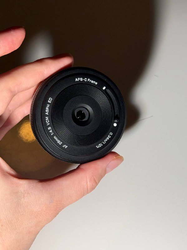 Объектив Viltrox AF 28/4.5 для фуджи