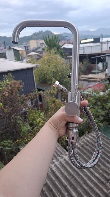 Кухонный смеситель с двумя шлангами