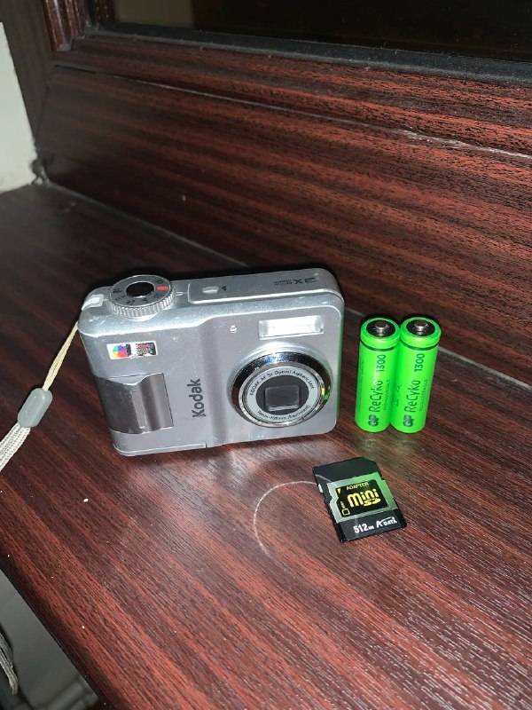 Цифровая мыльница Kodak c433, SD карта, аккумуляторы
