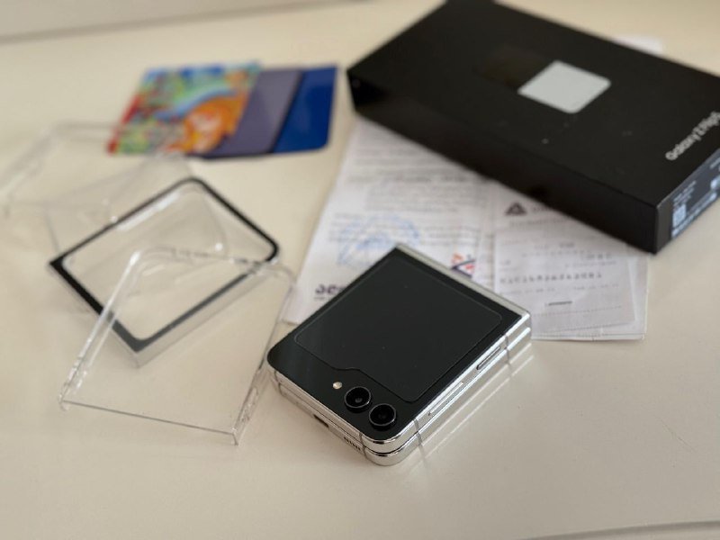Samsung Z flip 5 256GB