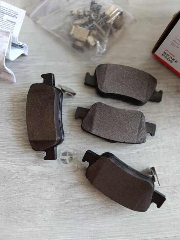 Оригинальные колодки Brembo P 83 080 на Toyota 6