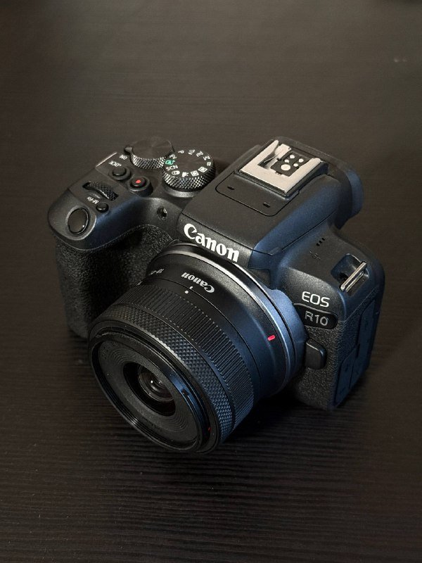 Фотоаппарат Canon R10, объектив RF 18-45, ремешок, зарядка, батарейка