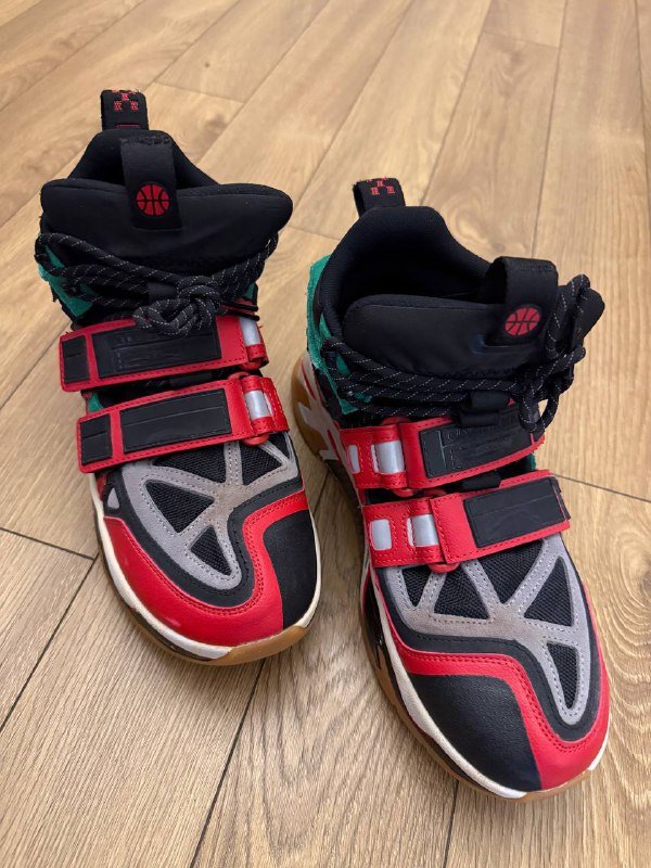 Дизайнерские треккинговые кроссовки Li-Ning Wu Xing